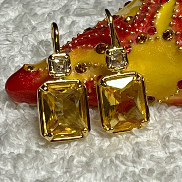 Square yellow and white rhinestone elegant- classic.beautiful - Picture 7 of 9